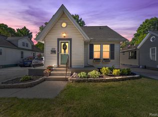 333 Massoit St, Clawson, MI 48017