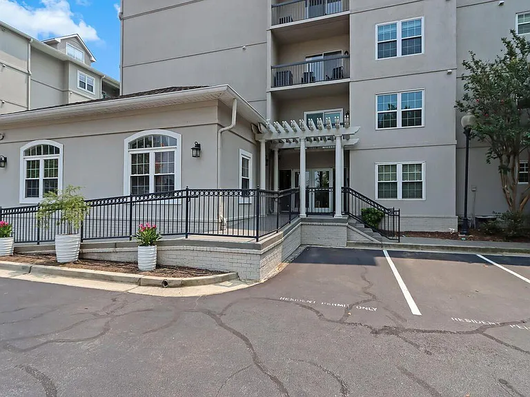 1074 Peachtree Walk NE #B222 — Photo 25