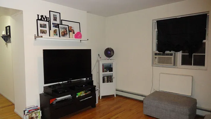 Rented by Halvatzis Realty | media 1