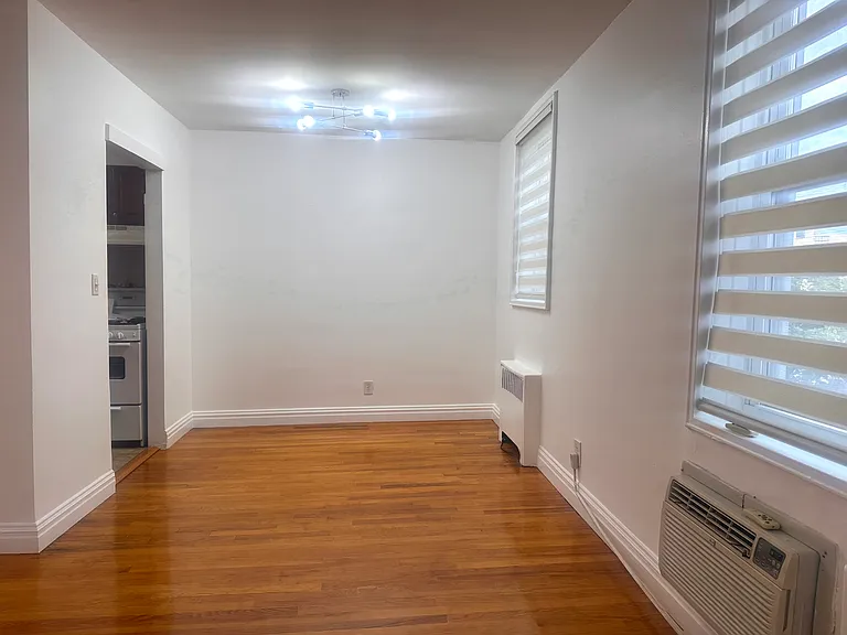 2160 Center Ave #4S — Photo 3