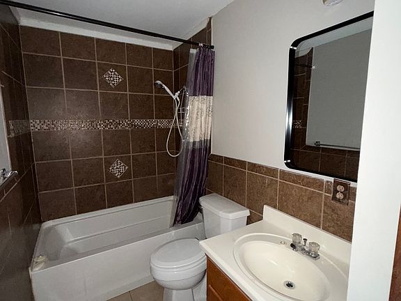 5th image of 129 W Oakshire St APT B