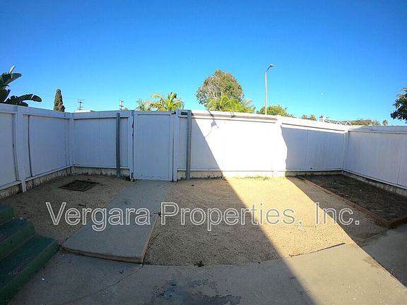 3rd image of 613 Amapola Ave