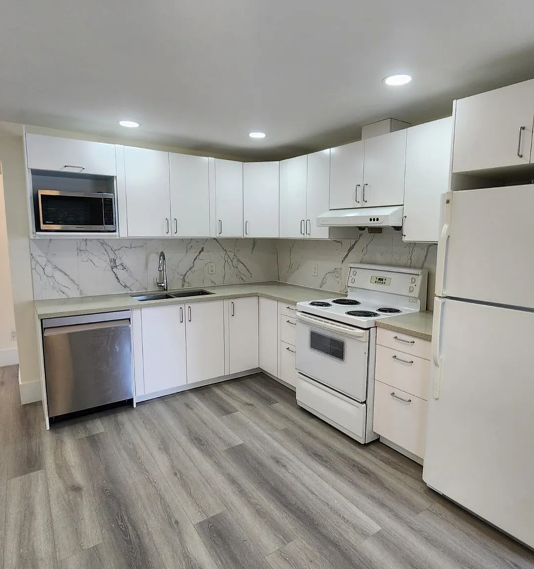 2 bed, 900 sqft, $2,100 — Photo 3