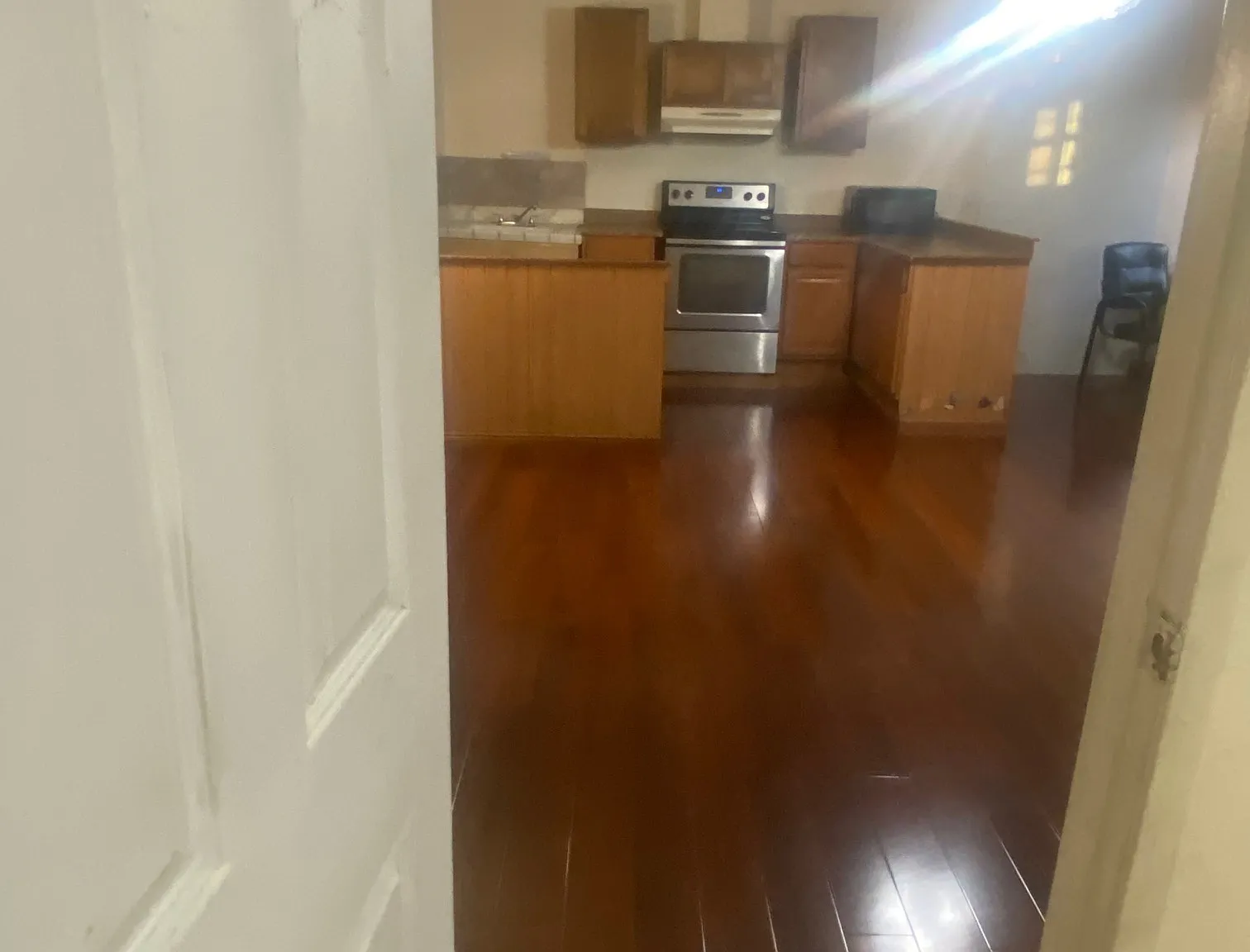 1 bed, 900 sqft, $1,700 — Photo 2