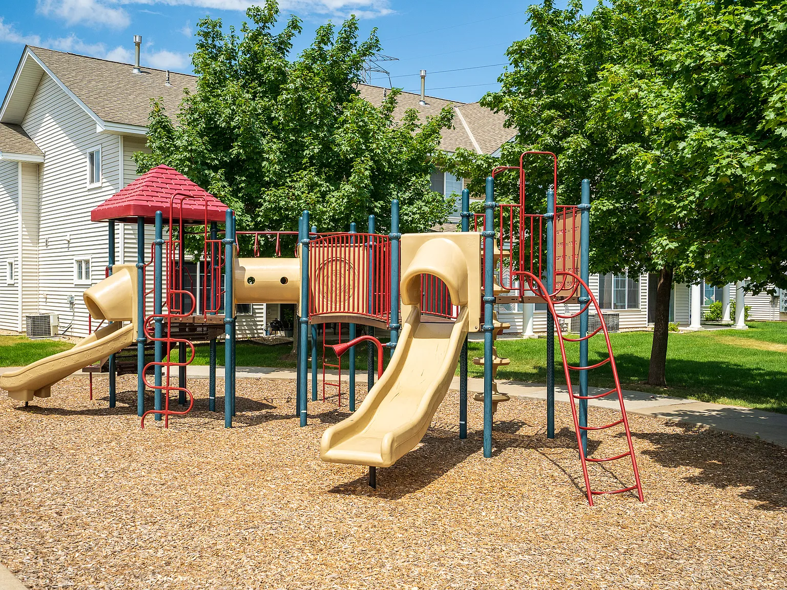 Cedar Villas Townhomes — Photo 4
