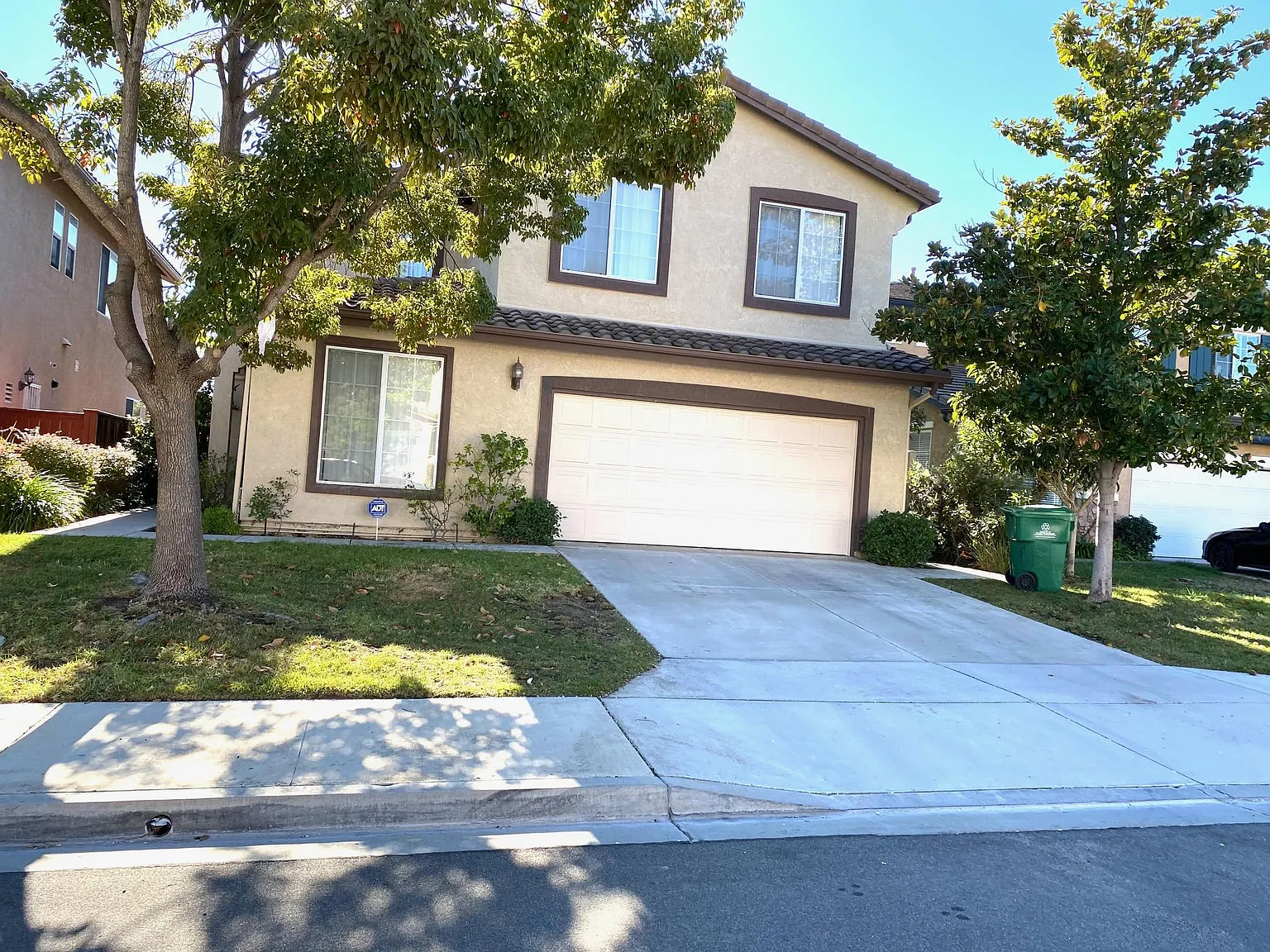 5 bed, 2.5 bath, 2538 sqft, $4,995 — Photo 4