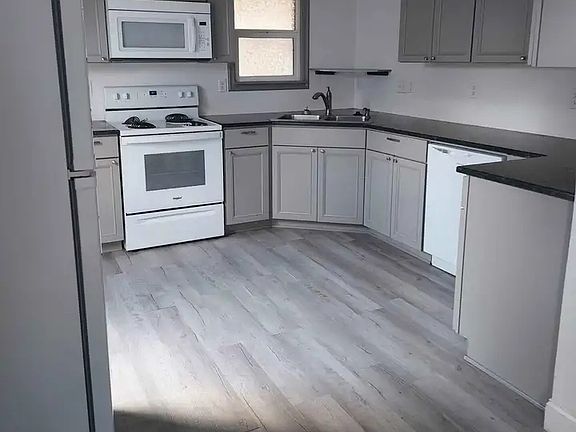 2nd image of 15 N State St