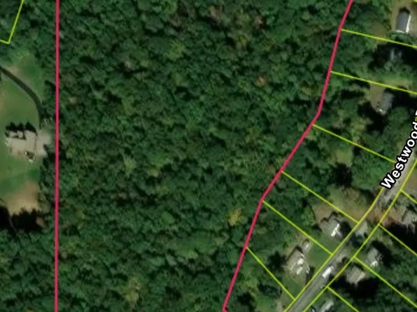 41 Westwood Dr, Sturbridge, MA 01566
