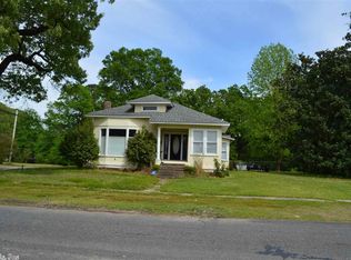 70 N Walker St, Ashdown, AR 71822