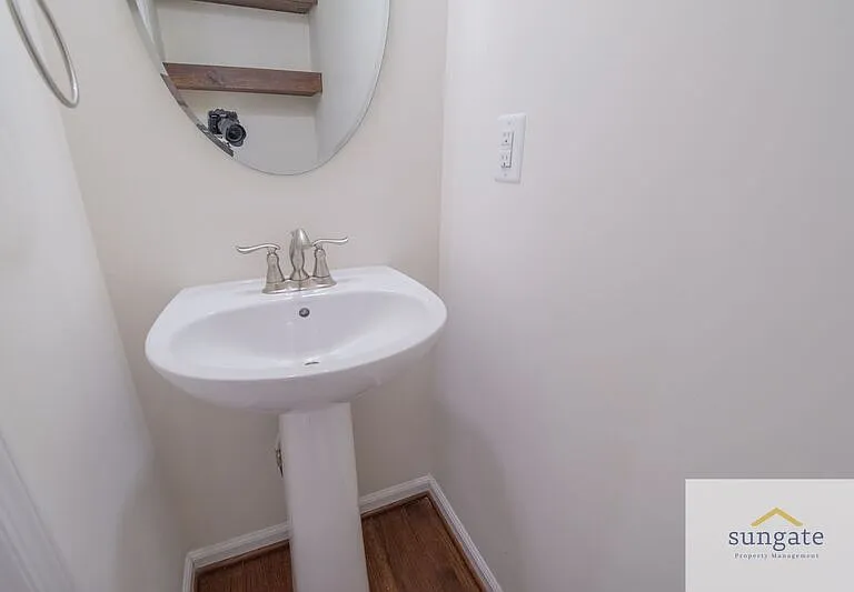 1724 Lantern Mews — Photo 20