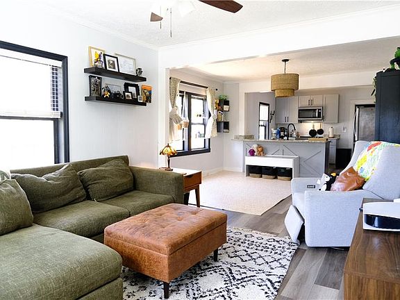 2nd image of 403 Superba Ave NE