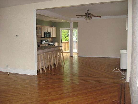 2nd image of 319 E Pine St