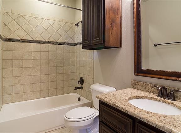 3rd image of 604 Norwood Court