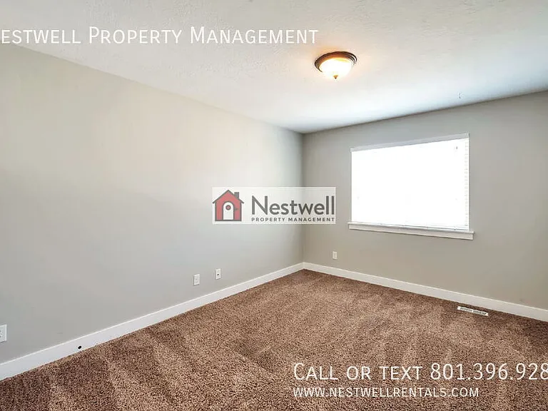 35 E Water Ln — Photo 15