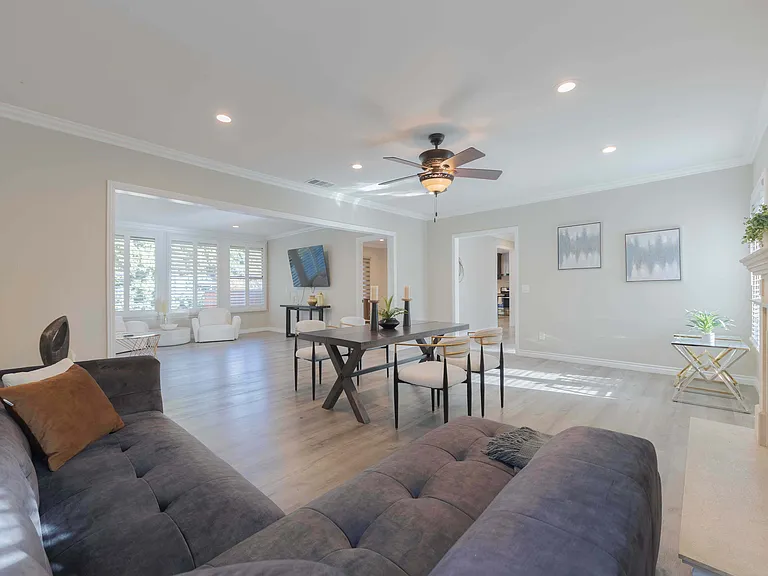 1240 Garfield Ave — Photo 2