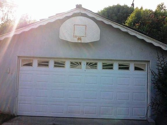Detached Garage