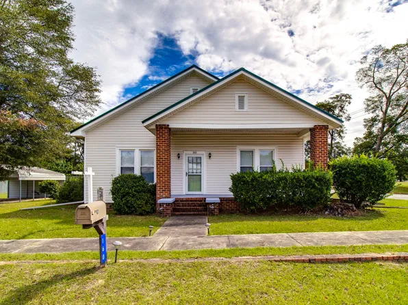 160 Earle St N, Wagener, SC 29164