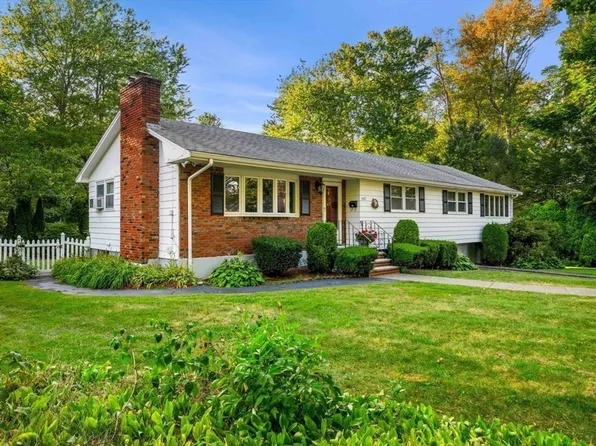 442 Pearl St, Reading, MA 01867
