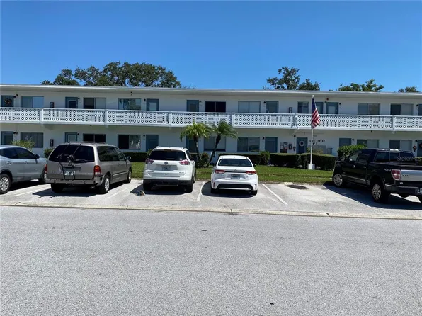 8455 112th St APT 109, Seminole, FL 33772