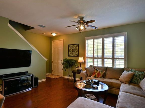 3rd image of 12622 Weston Dr