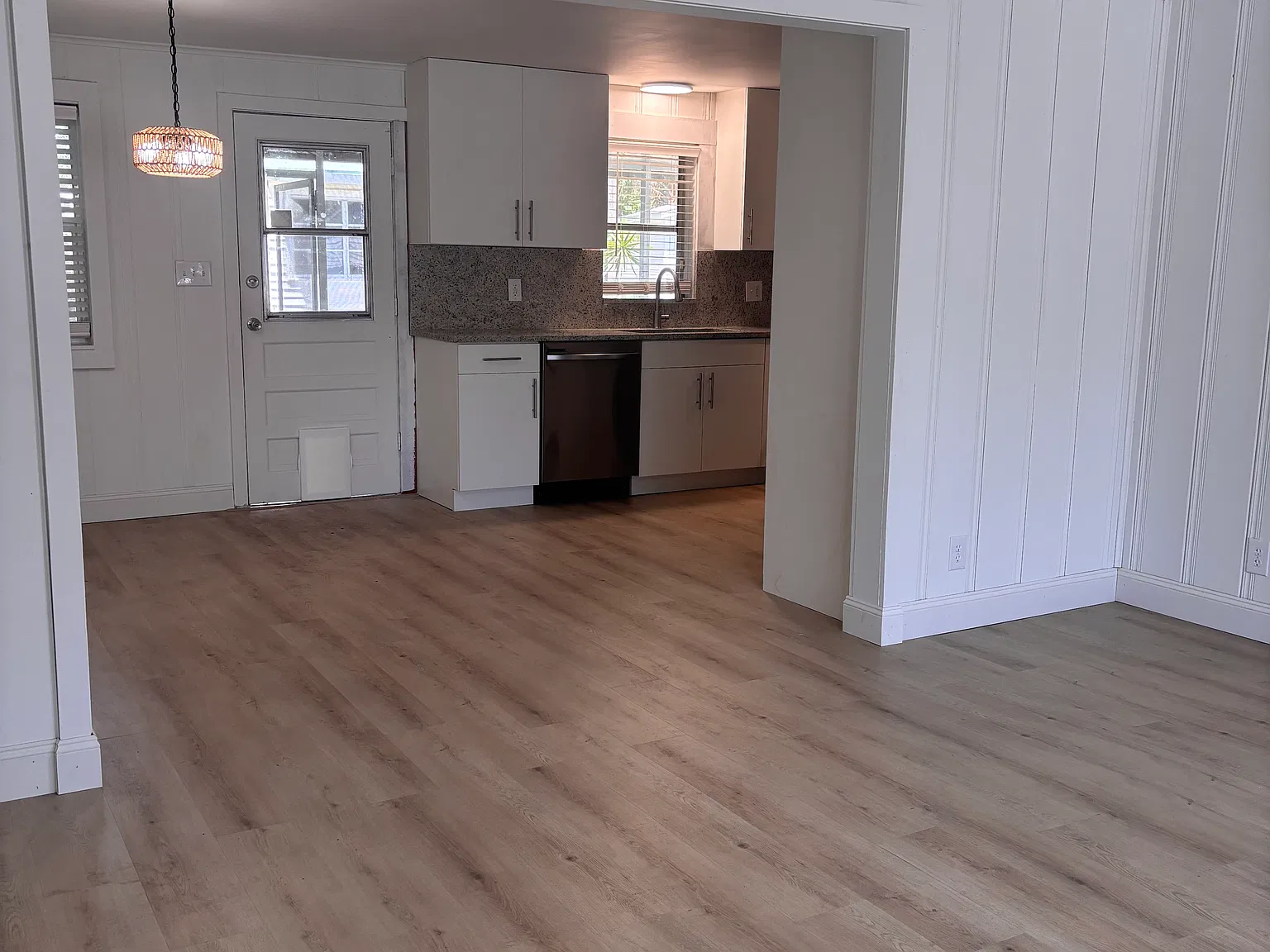 1 bed, 900 sqft, $1,950 — Photo 4