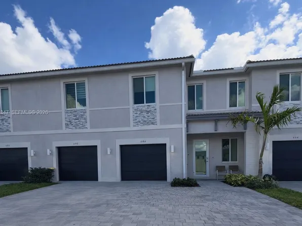 686 SE 13th Ct, Homestead, FL 33034