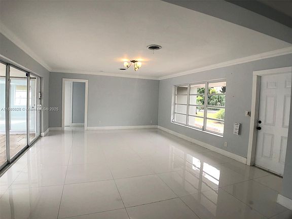 4th image of 3340 NE 17th Way