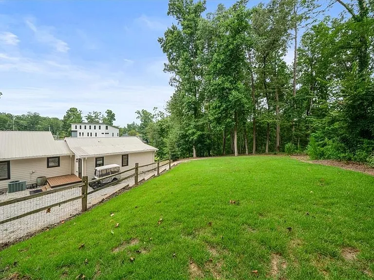 6340 Reives Rd — Photo 29