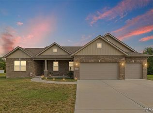 261 Emerald Way W, Granite City, IL 62040