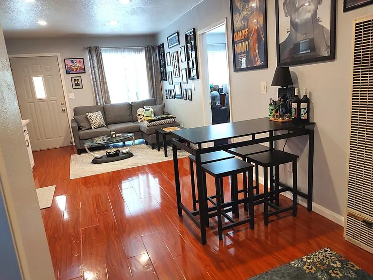 Kimberly Dr — Photo 3