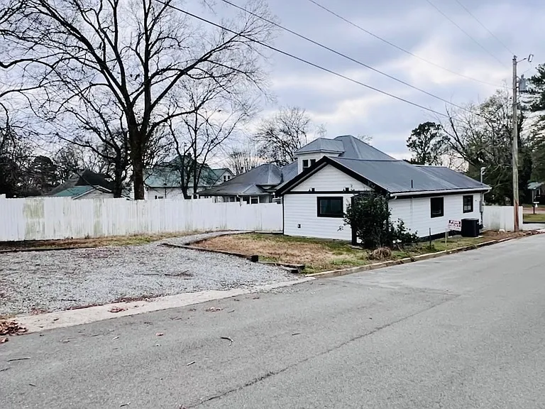 501 Vine St — Photo 13