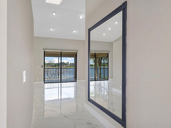 5th image of 10890 Lakemore Lane Unit 201