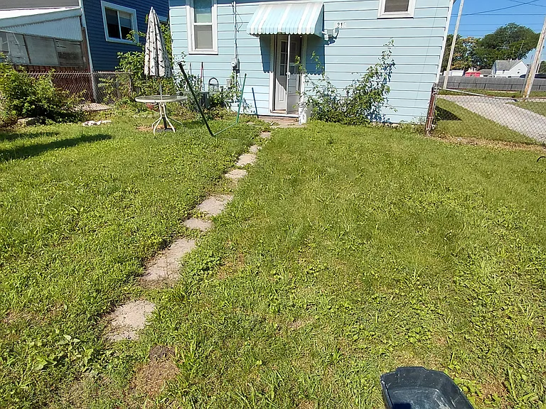 6215 Blaine Ave — Photo 6