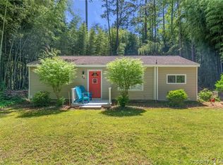 84 Forest Dr, Hartfield, VA 23071