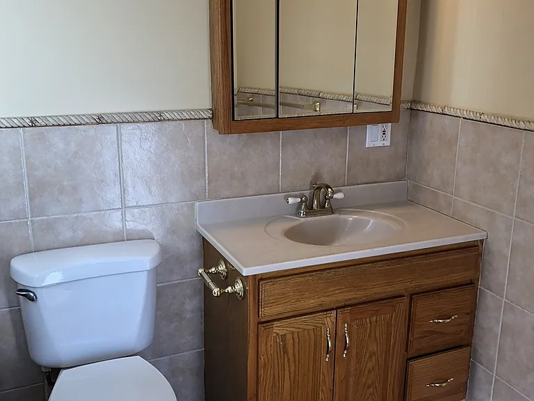 507 E Cypress St — Photo 16
