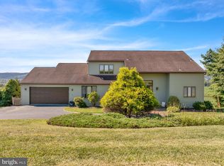 356 Big Spring Rd, Robesonia, PA 19551