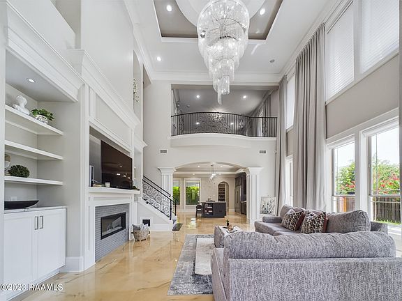 5th image of 111 English Gardens Pkwy