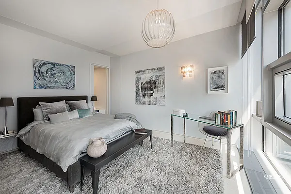 Sold by Christie's International Real Estate Group, LLC | media 23