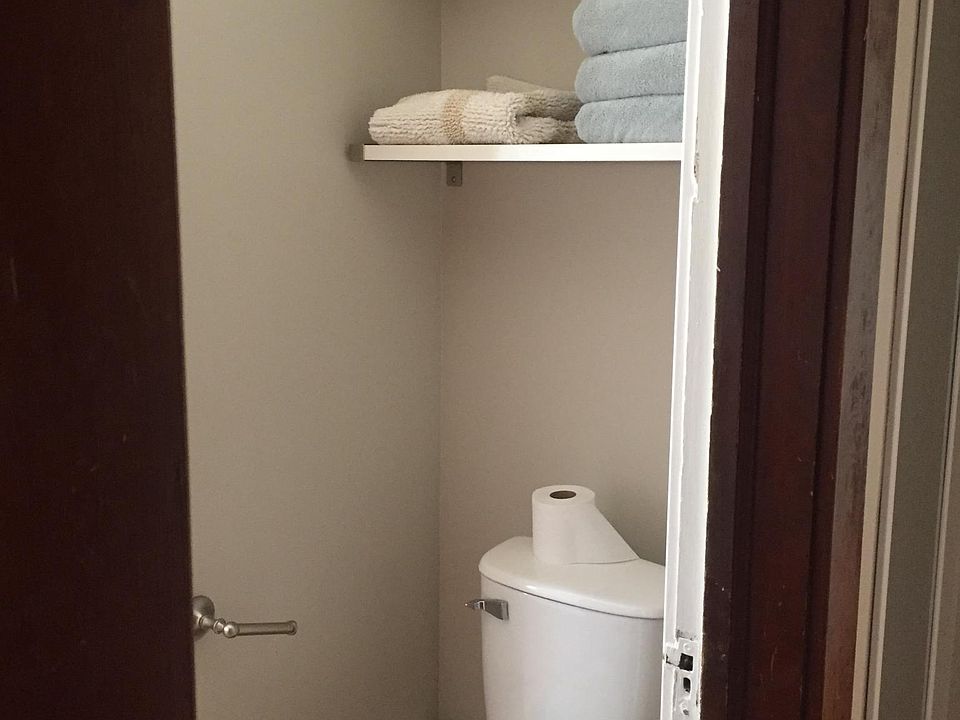 1 bathroom with shower