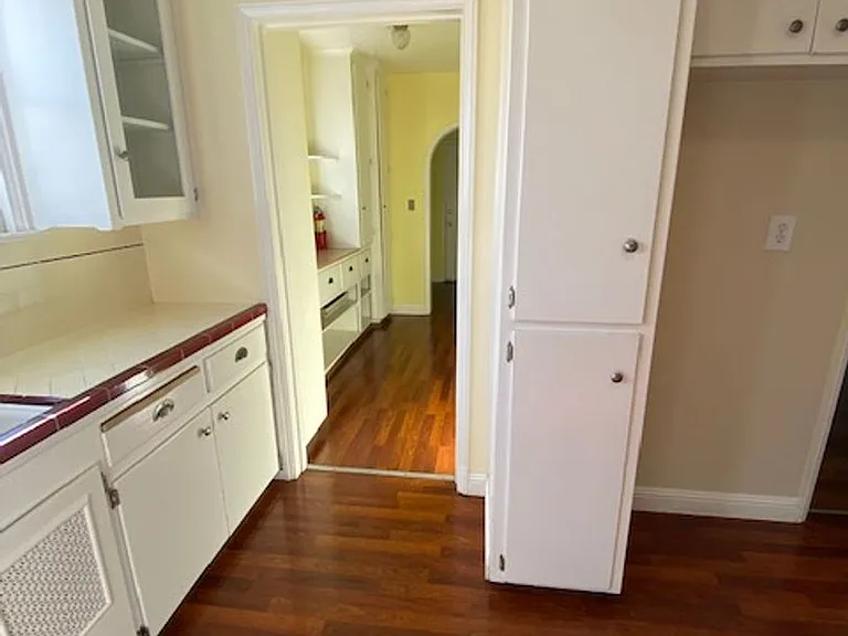 32 Alameda Ave — Photo 9