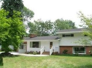 3329 Blue Water Dr, Fort Gratiot, MI 48059