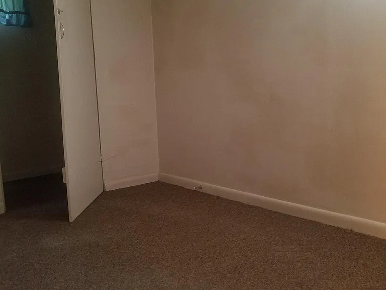 Storage (lower level)