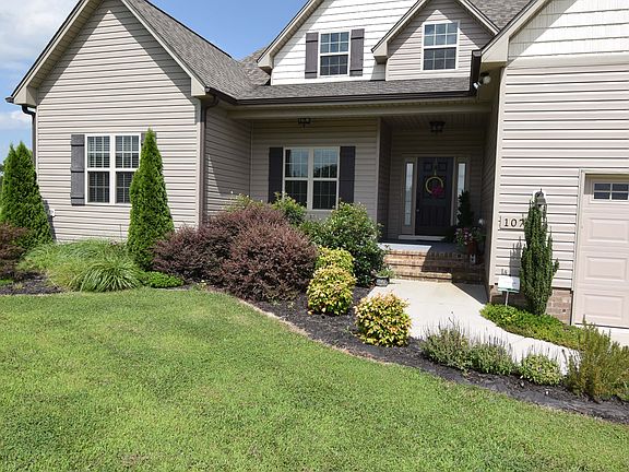 2nd image of 107 Crestbourne Ct