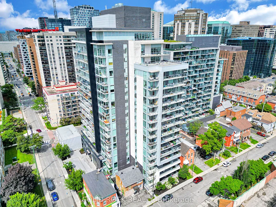 255 Bay St #309