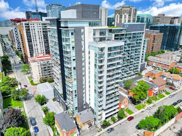 255 Bay St #309, Ottawa, ON K1R 0C5