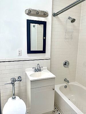 4th image of 164 Thompson St APT 8