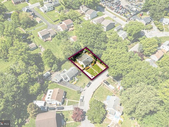 3rd image of 8 Garrett Rd