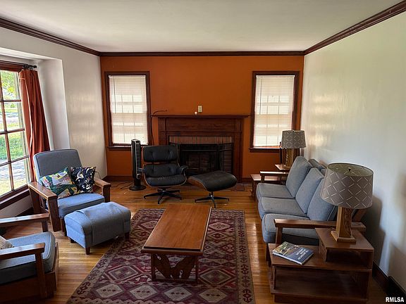 3rd image of 823 Normal Ave