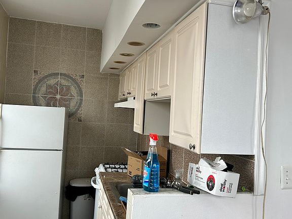 3rd image of 2626 Harway Ave #3