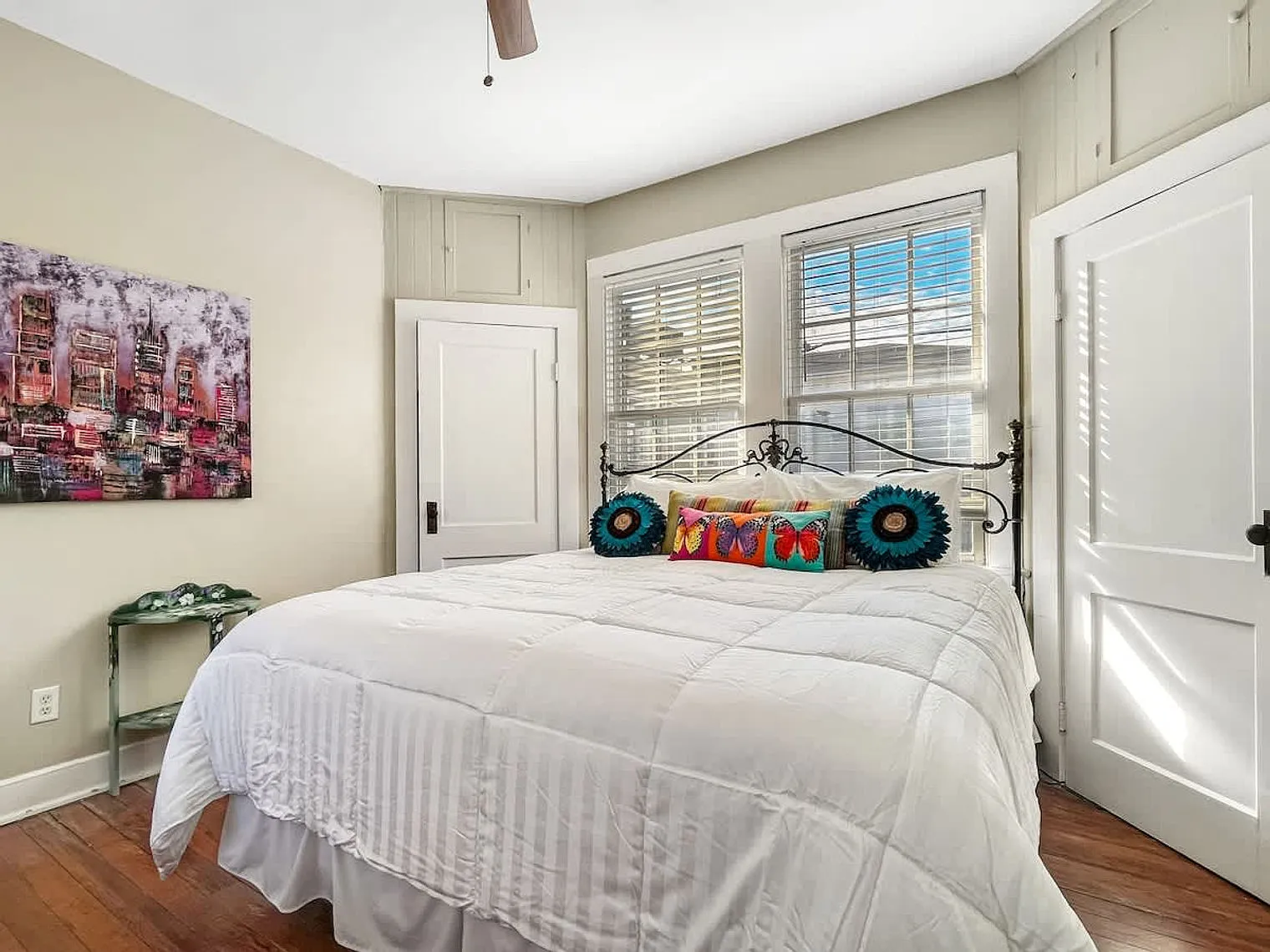 2 bed, 1.0 bath, 893 sqft, $2,874 — Photo 4